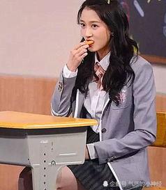 爱豆吃瓜娱乐酱关晓彤,爱豆吃瓜娱乐酱,揭秘明星背后的故事